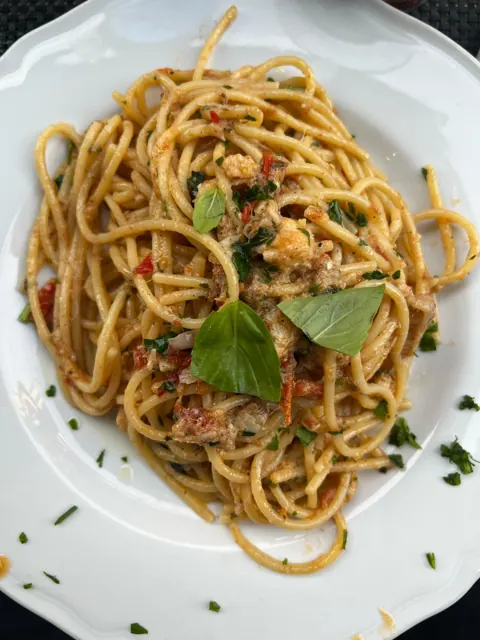 Spaghetti with basil